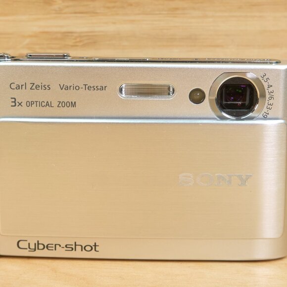 Sony Cyber-shot DSC-T70 / 8.1MP Digital Camera / Touchscreen / Tested - Picture 3 of 10